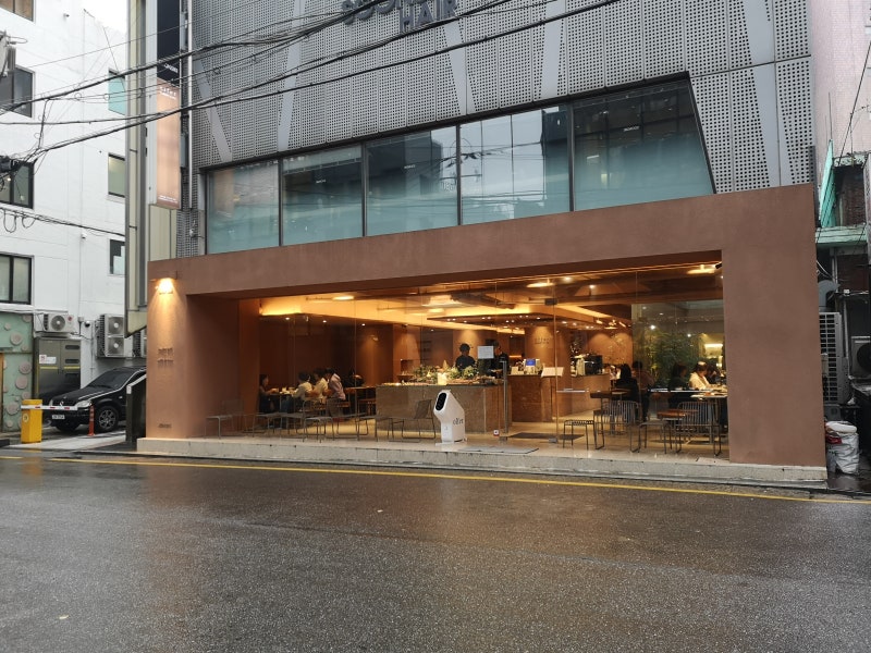 홍대에 가면 무조건 들러야 하는 카페. 홍대 디저트 맛집 [오퍼 카페] 홍대카페추천 : 네이버 블로그