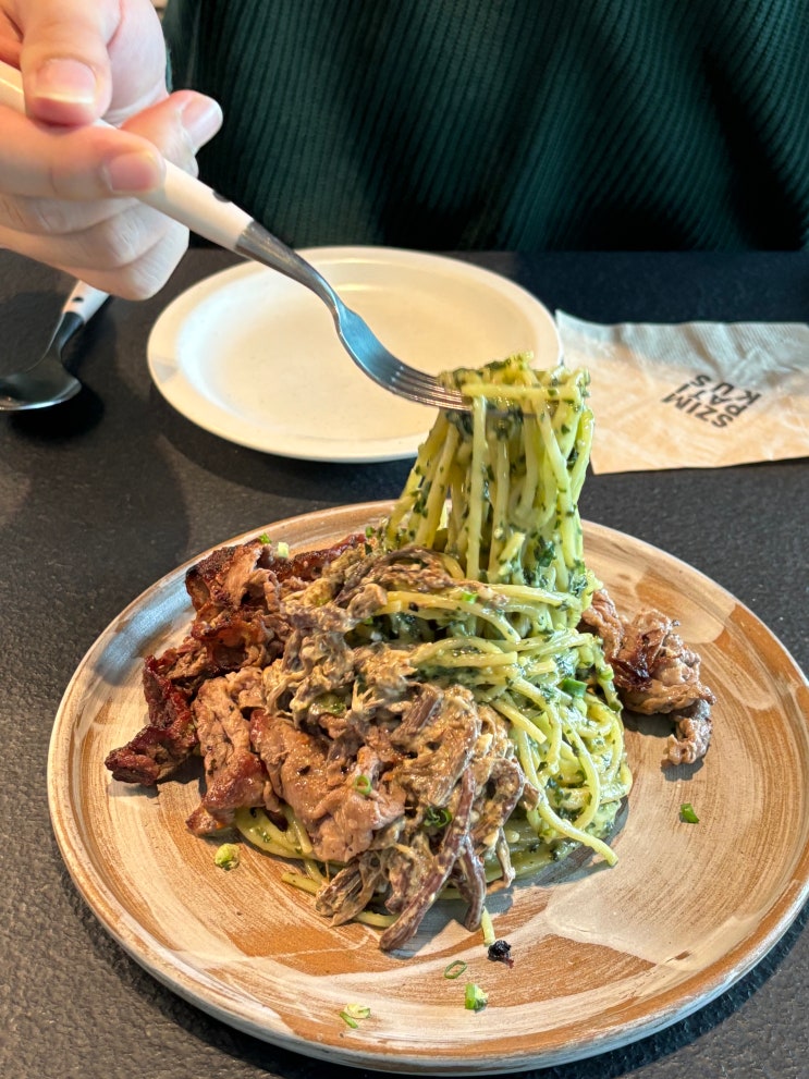  [심퍼티쿠시] 서울역 소개팅 장소 추천 맛집, 차돌 고사리 파스타는 필수(예약)