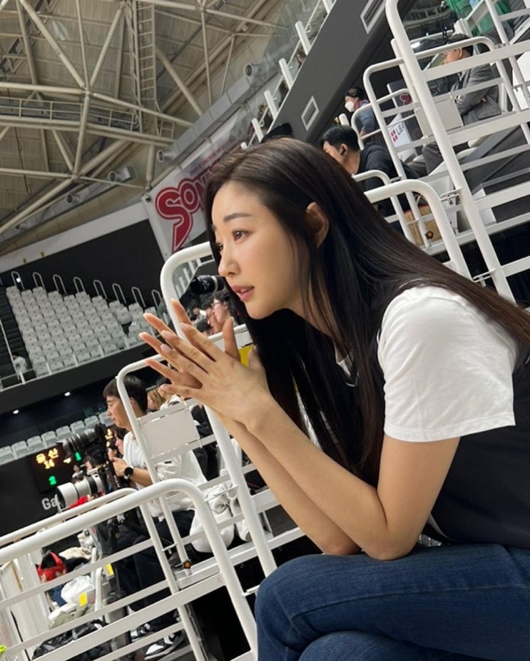  여자 바지 종류 가운데서도 매력적인 청바지 패션 브랜드 조스진 데님팬츠 여성 코디 추천 w. 김사랑