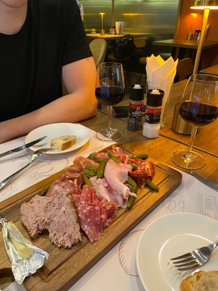  방콕 아속역 샤퀴테리 와인 맛집, Copadeli Bistro Charcutier 드라이에이징 스테이크도 유명!