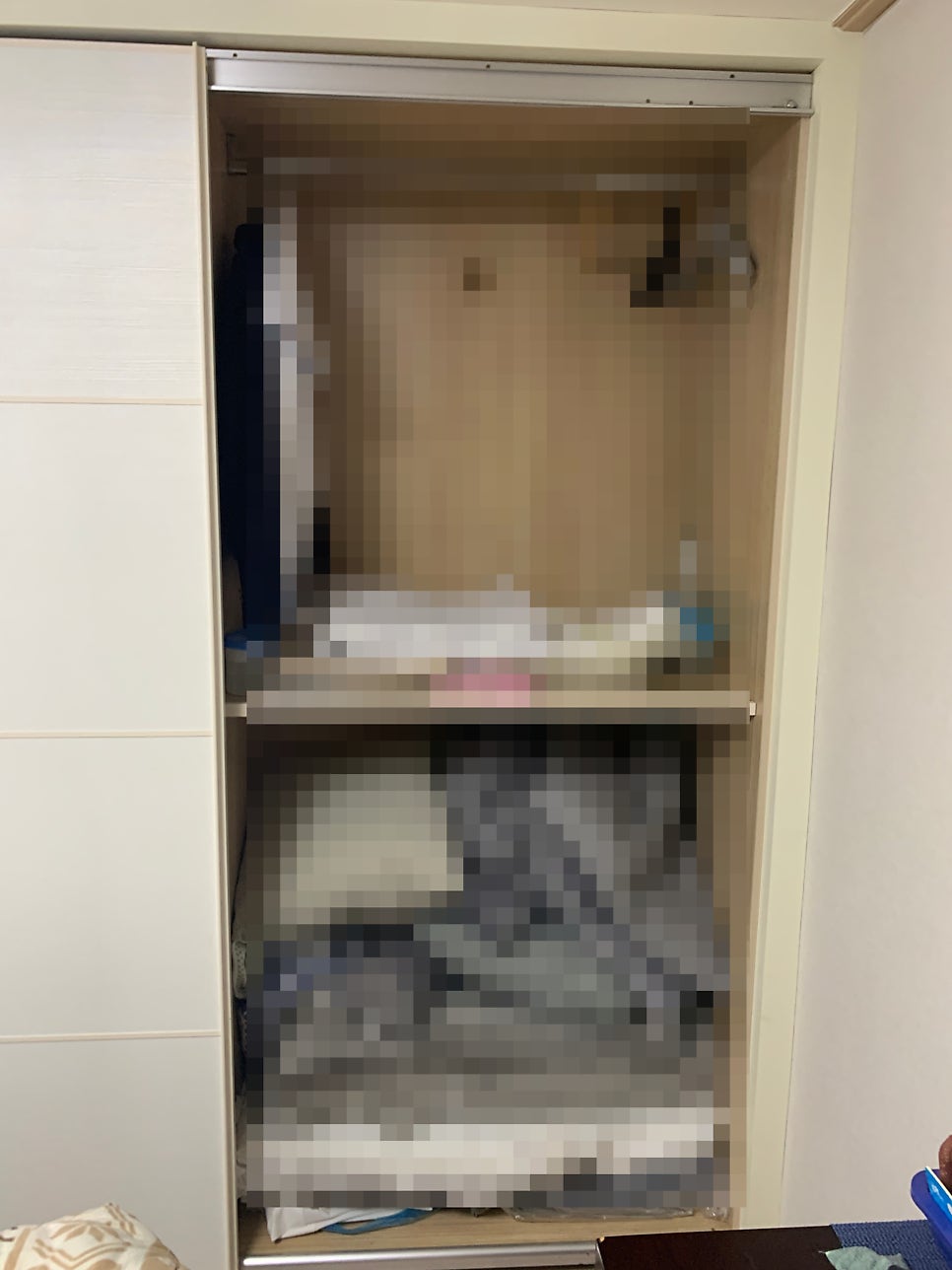 이탈된 붙박이장 슬라이딩 도어 수리 전문