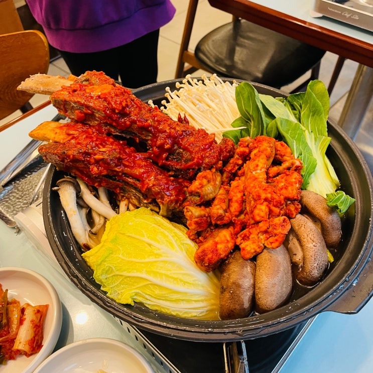  우월소곱창 마포 마늘갈비 곱창전골