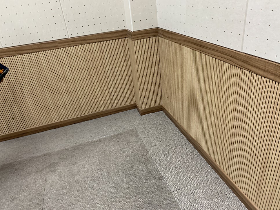 바닥 데코타일 부분 시공 가능한 곳
