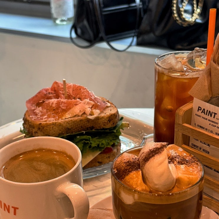  을지로4가 카페 추천, 브런치 커피 맛집 페인트커피앤바 을지로점