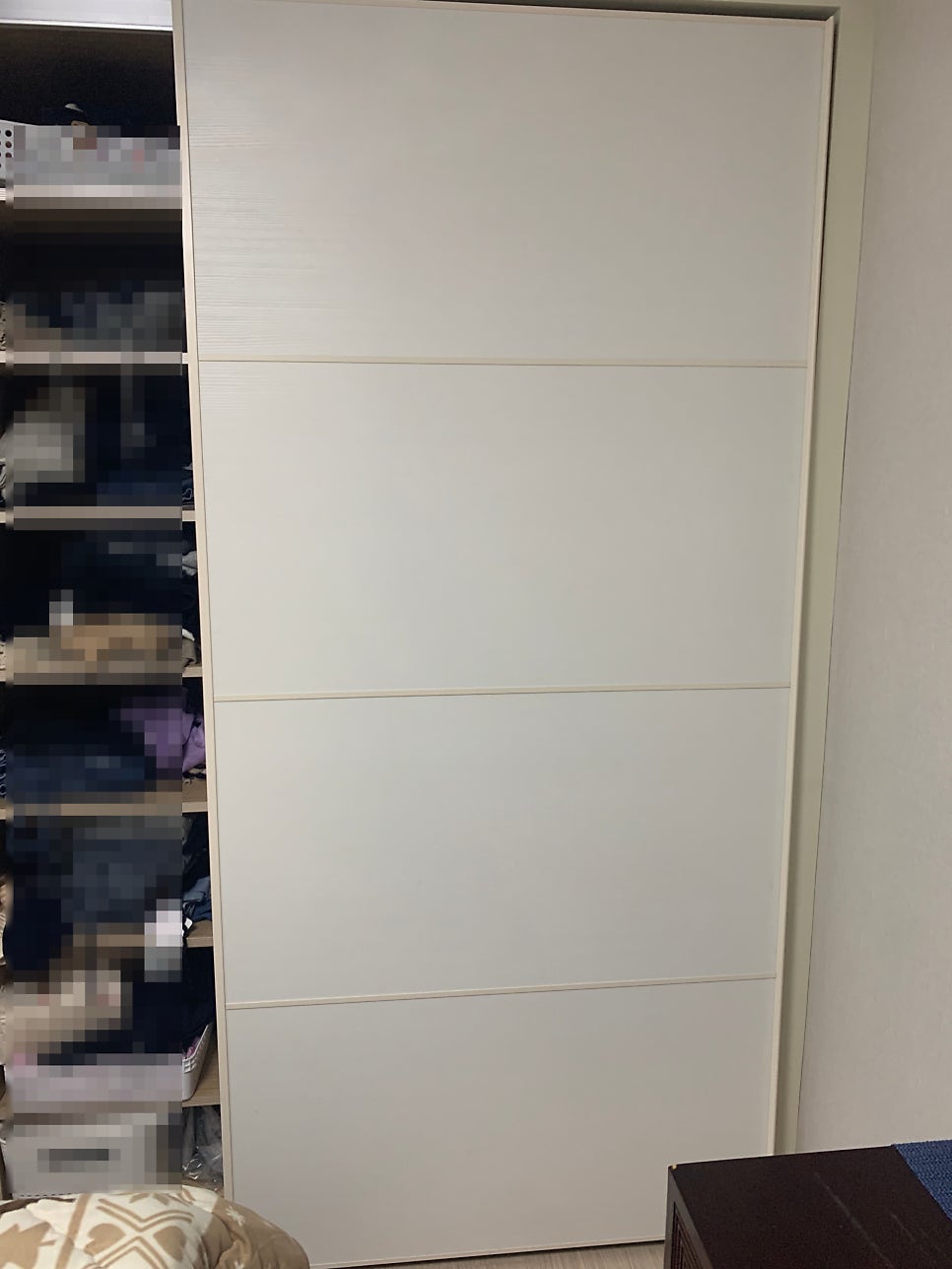 이탈된 붙박이장 슬라이딩 도어 수리 전문