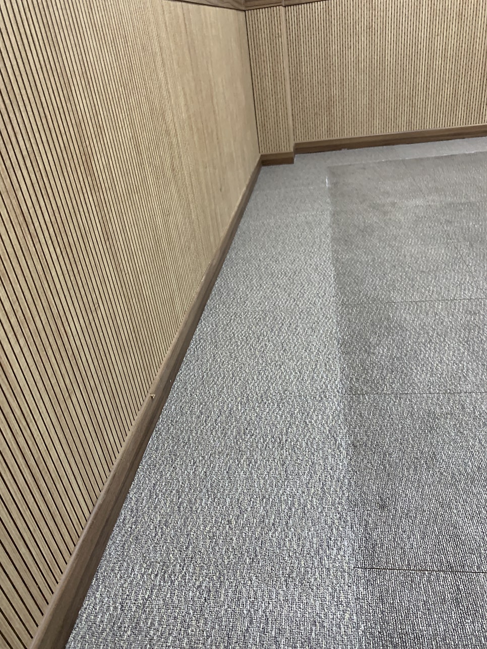 바닥 데코타일 부분 시공 가능한 곳