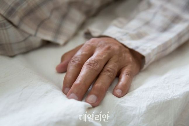 노인 인구 극단적 선택 증가… 초고령사회 대책 마련 시급 노인 인구 극단적 선택 증가… 초고령사회 대책 마련 시급
