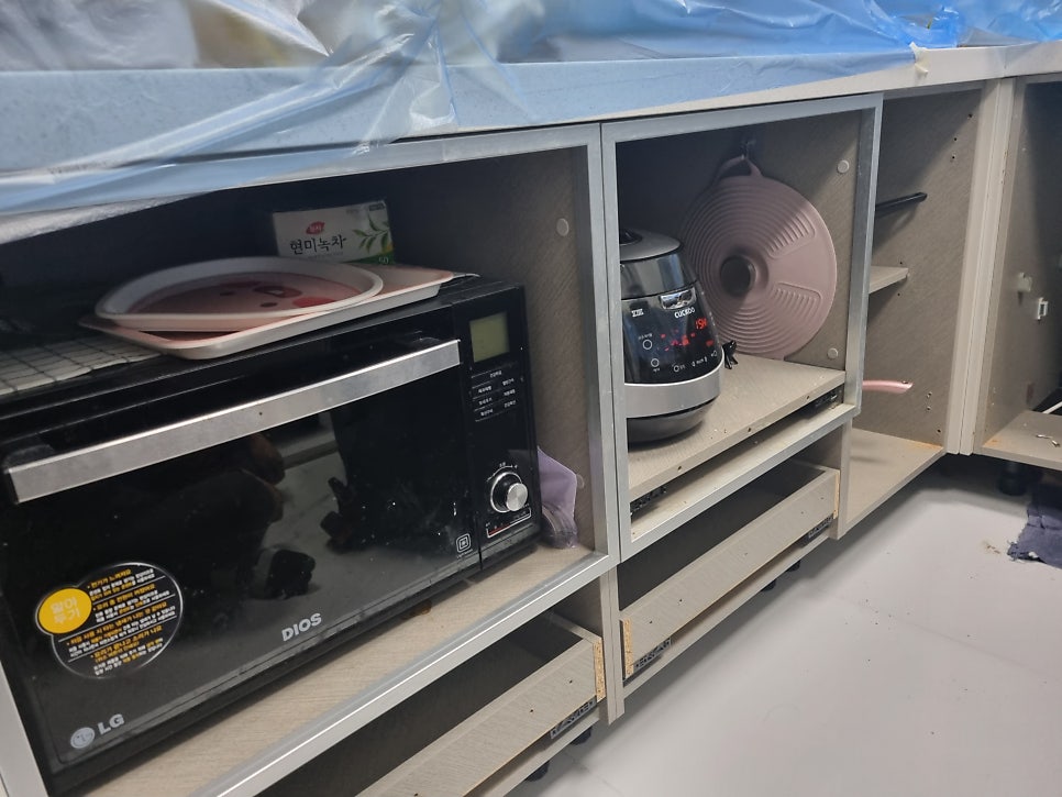 씽크대 문짝 서랍장 문 교체로 주방 분위기 바꾸기