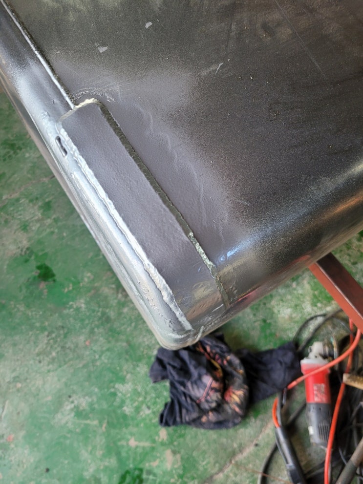  파주용접 볼보 연료탱크가 누유가 되어 보수했어요