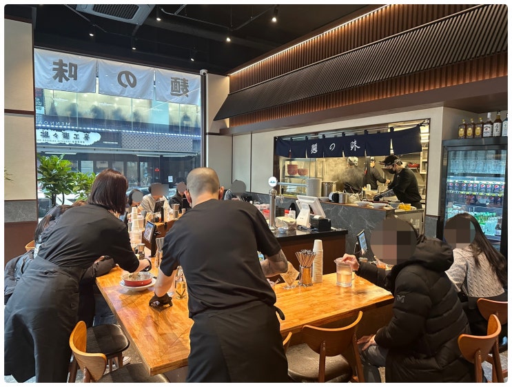  강남역 1번, 4번 출구 근처 줄서서먹는 직장인들 소문난 일식 전통 라멘집 "멘노아지 강남 2호점" 점심 매장 방문 및 실제 시식 후기 공유