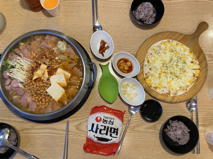  돈까스 주는 쉐프의부대찌개 화성봉담점