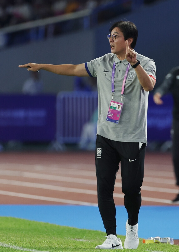 [대한민국 남자축구<b>대표팀</b>] 임시 사령탑 <b>황선홍</b> 감독 선임