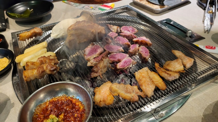  떡볶이맛 껍데기가 인상적인 수성못맛집 상구네돼지구이