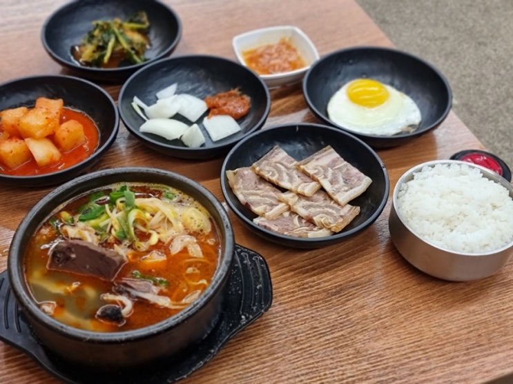 계란후라이와 편육을 주는 김포 구래동 일품양평해장국 계란후라이와 편육을 주는 김포 구래동 일품양평해장국
