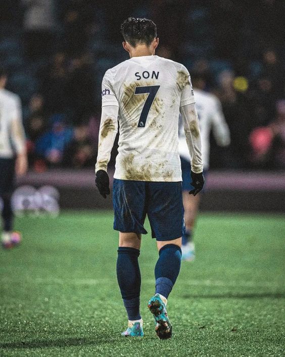 "이강인, <b>손흥민</b>에게 한 '하극상'으로 100억 손실 입어" 240225