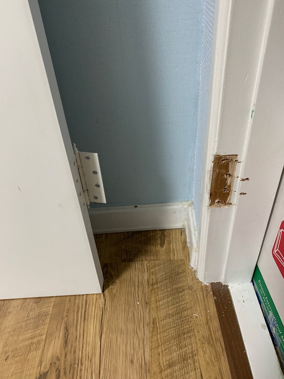 오래된붙박이장경첩수리