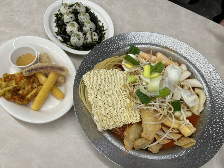  강남 떡볶이 맛집 두끼푸드랩 DOO771 강남본점 강남역 즉떡