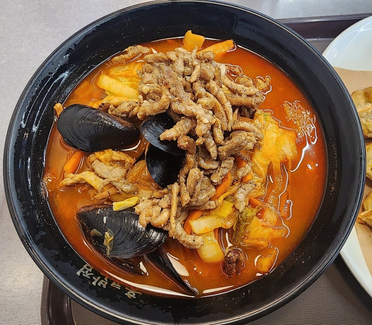  홍콩반점0410 동대문점 - 백종원 고기짬뽕? 솔직히 너무 실망..