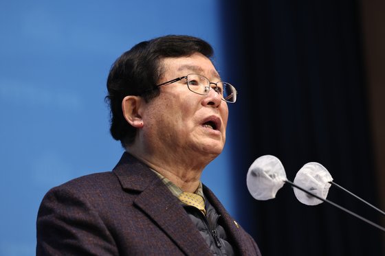 설훈마저 <b>탈당</b> "<b>이재명</b>은 연산군…비판인물 다 쳐낸다"