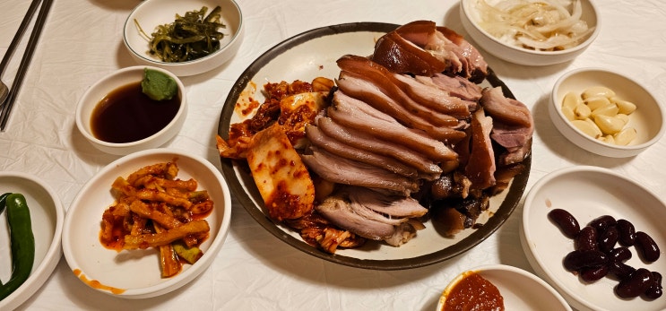  뚜벅이 경주여행(4)_경주시내 현지인 맛집 '가마솥 족발'(ft.경주야시장과 경주야경)