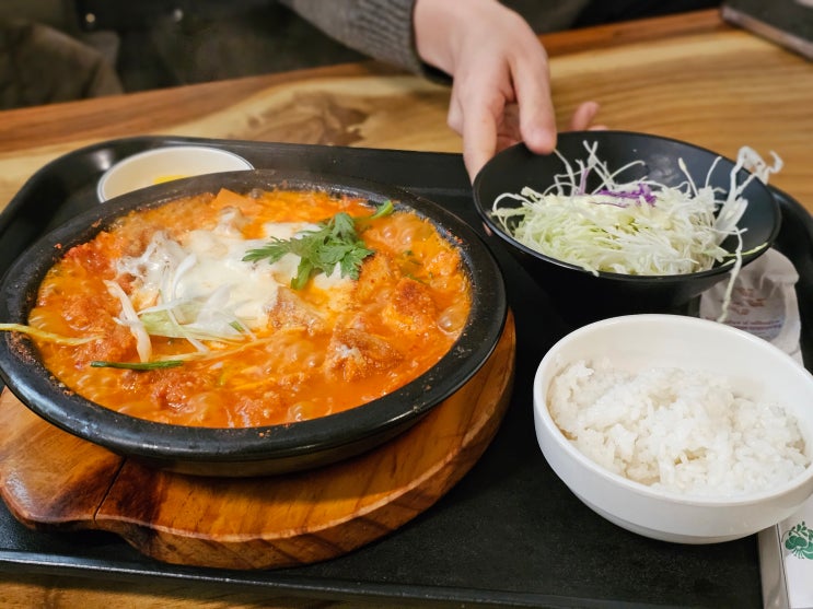  푸짐한 양에 놀라는 가성비 끝판왕 서교동 홍대 합정 돈까스 맛집 가츠시