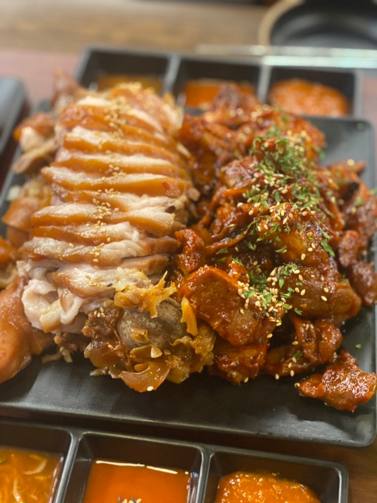  부평역족발 귀한족발 반반 메뉴 맛집 불향 솔솔