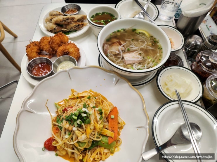  과천 쌀국수 신상 맛집 몬안베띠 : 수비드삼겹 쌀국수 후기