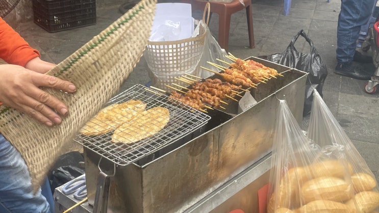  [하노이 맛집] 길거리 꼬치구이 & 반미구이