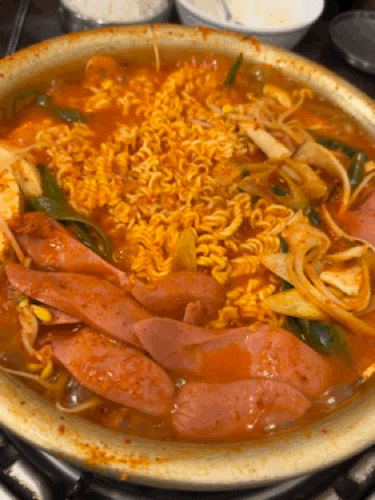  [여의도 해바라기] 내돈내산 여의도에서 줄 가장 긴 김치찌개집 삼겹살도 인기만점