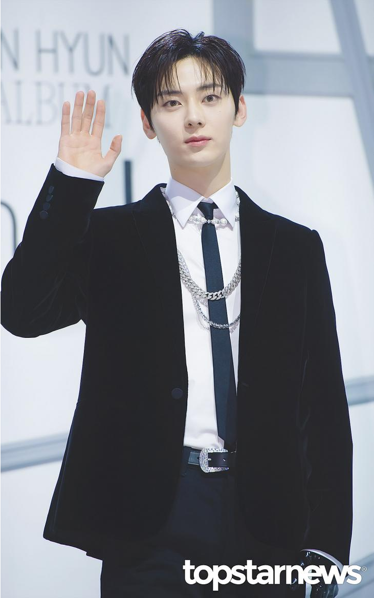훈련소 입소 당일 공식 행사X <b>황민현</b> 3월 21일 입대 뉴이스트... 