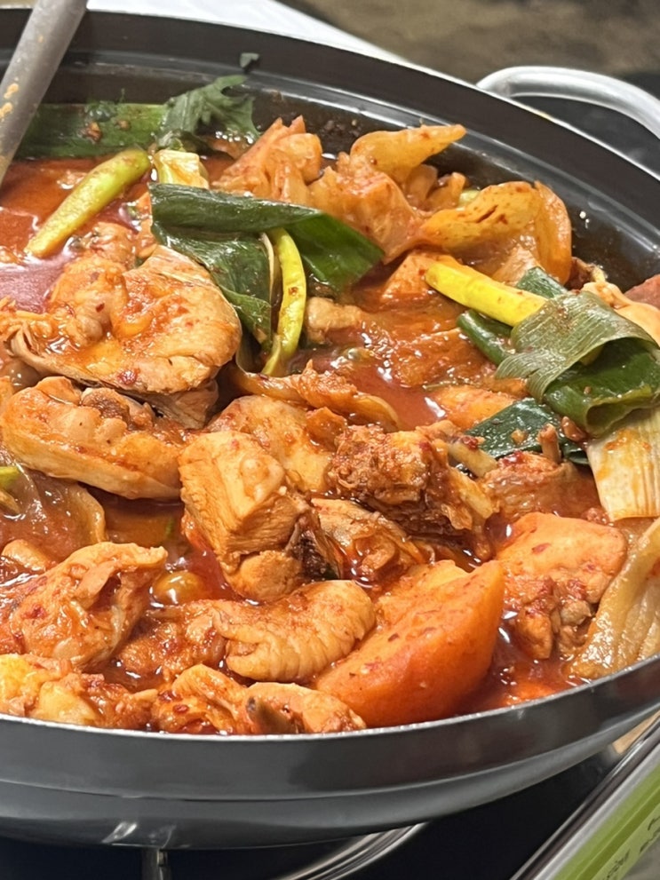  강릉 노암동 닭요리 전문 맛집 초가집 / 묵은지닭볶음탕 최고