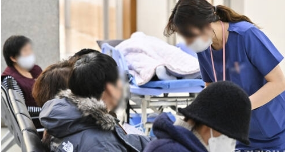 <b>전공의</b> <b>복귀 시한</b> 임박 '폭풍전야'…파국 향하나