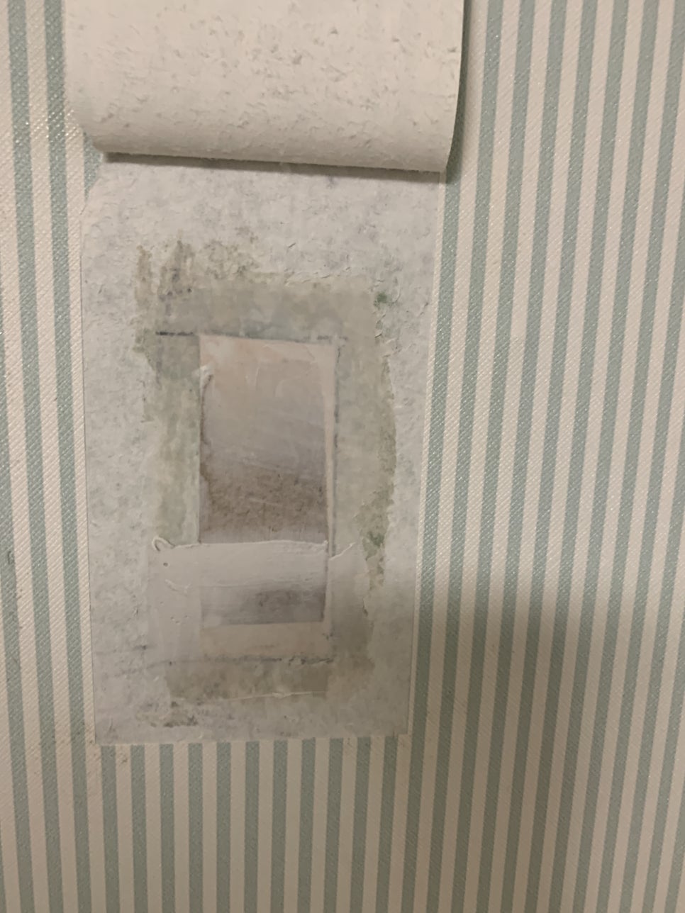 구멍난 석고벽 복원 찢어진 벽지 보수 잘하는 곳
