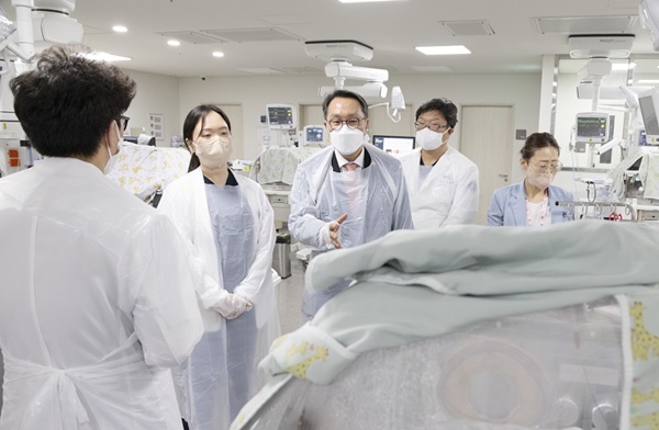 <b>전공의</b>  <b>복귀 시한</b> 도래…근무지 이탈 8,992명 돌아올까?
