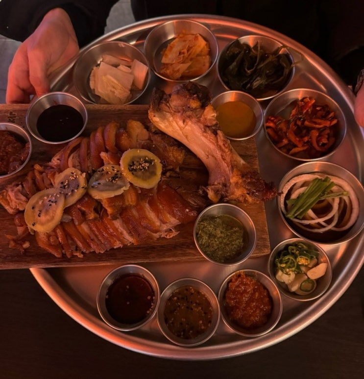  [압구정 | 곰족] 한상 가득 푸짐한 신사동 족발 맛집