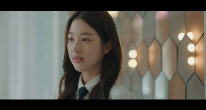 <b>장원영</b> 언니 장다아 ‘<b>피라미드</b> 게임’ 첫 등장, 출연진 김지연... 