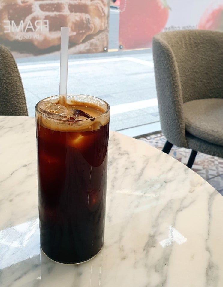  서울 논현역 분위기 좋은 대형카페 Lodge coffee 로찌커피 논현점
