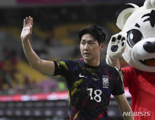 <b>코칭스태프 황선홍</b>, 한국 대표팀을 이끄는 축구 코치