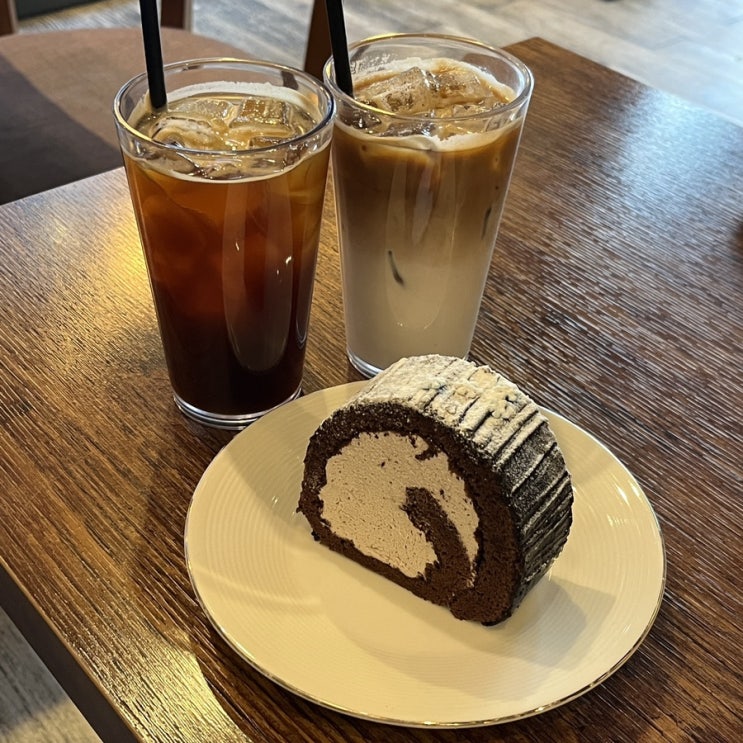  서울대입구역 넓은 카페 조용한 위버커피