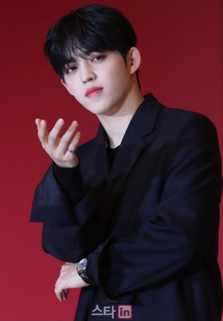 <연예가핫이슈> 세븐틴 에스쿱스, 5급 전시근로역 판정...무릎 부상 여파 <연예가핫이슈> 세븐틴 에스쿱스, 5급 전시근로역 판정...무릎 부상 여파