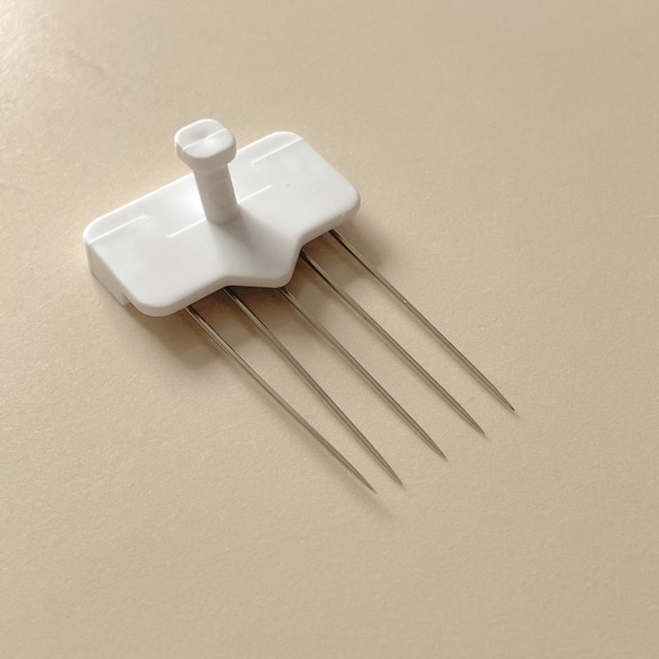  다이소 꼭꼬핀 꼭고핀 일자형 핀후크 무게 주의사항과 사용법