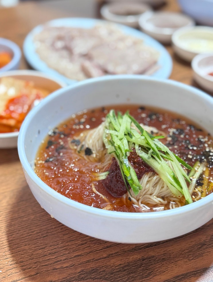  부여 맛집 장원막국수 편육과 먹어본 메밀 막국수 ( 주차, 웨이팅 )
