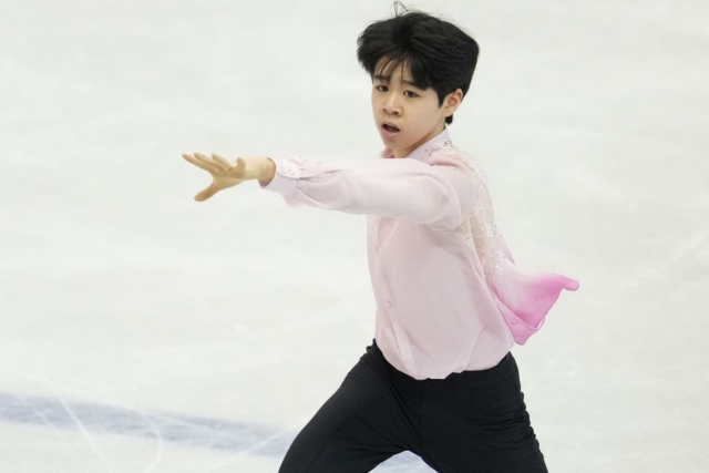 싱글 <b>서민규</b>(경신중), <b>주니어</b> 세계선수권 최초 <b>우승</b> 금메달... 