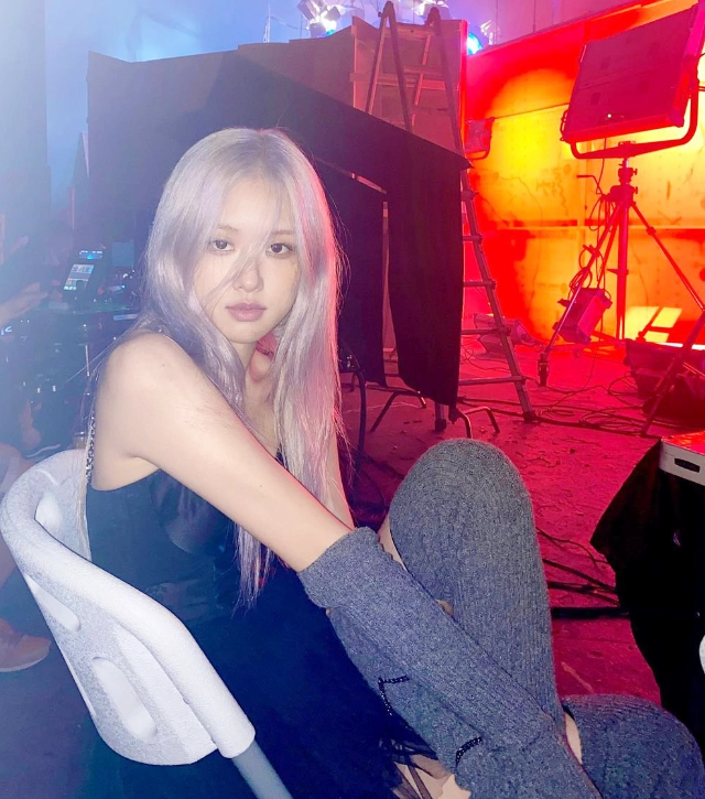  겨울과 봄 여자 패션 트렌드의 핫 아이템 핸드워머! 손을 따뜻하게! 코디를 업그레이드 하자!