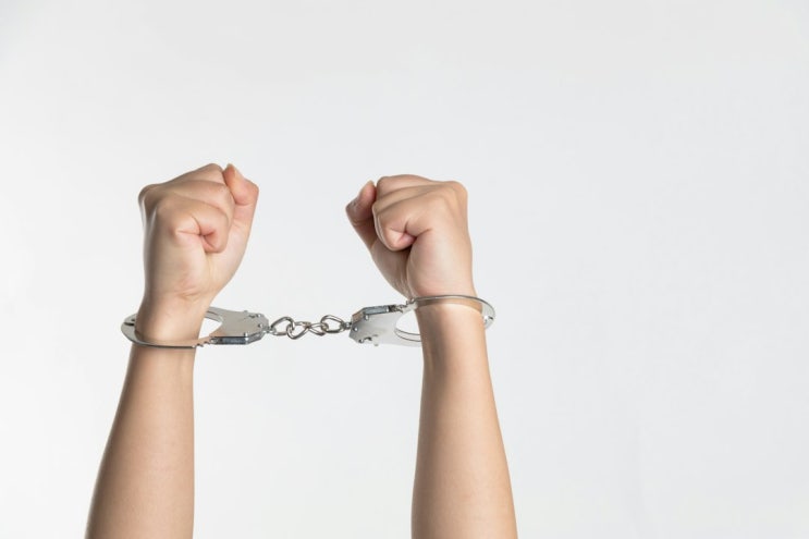허위 진단서 410회 작성해 보험금 수천만 원 받아낸 방사선사 집행유예 허위 진단서 410회 작성해 보험금 수천만 원 받아낸 방사선사 집행유예