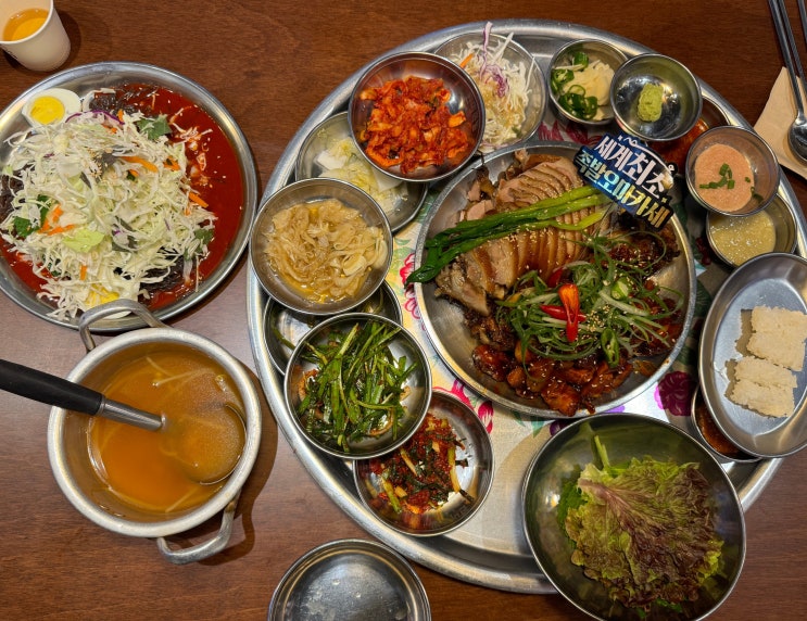 논현맛집 완미족발 논현2호점 상다리 부러지는 족발집