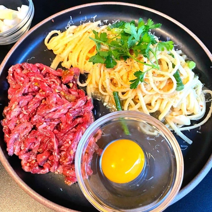  서울 용산맛집/용산역맛집 분위기 너무 멋있는 용산파스타,버터라이스클럽::한우육회파스타,연어크림버터라이스