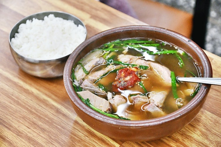  부산돼지국밥 유명인들 다녀간 토성동맛집 신창국밥