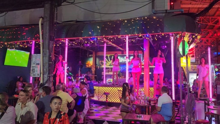 푸껫 빠통 비치 여행, 저세상 밤 문화 방라 로드(bangla walking street)의 낮과 밤 (feat. 방라 나이트마켓) 푸껫 빠통 비치 여행, 저세상 밤 문화 방라 로드(bangla walking street)의 낮과 밤 (feat. 방라 나이트마켓)