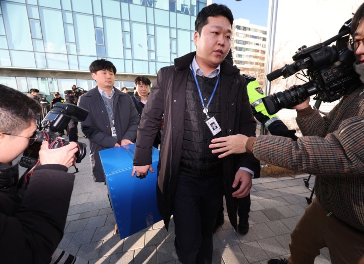 복지부 “<b>의협 압수 수색</b>, 의사 겁박 아냐...불법 주도·가담... 